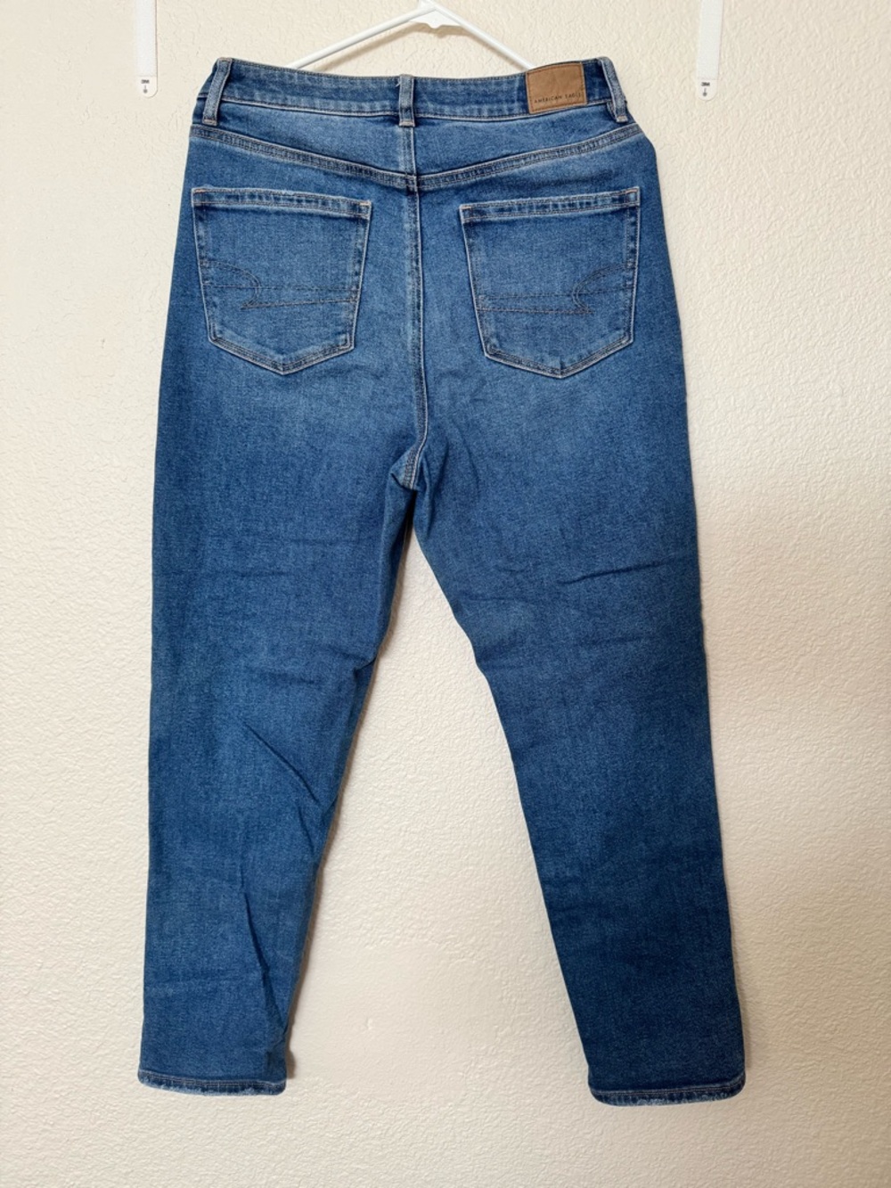 American Eagle Outfitters Women’s Highest Rise Mom Jean - Picture 2 of 8
